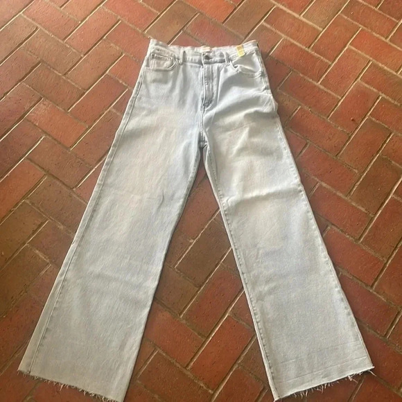 Light Wash Vibrant Jeans 30‎ - Picture 1 of 8